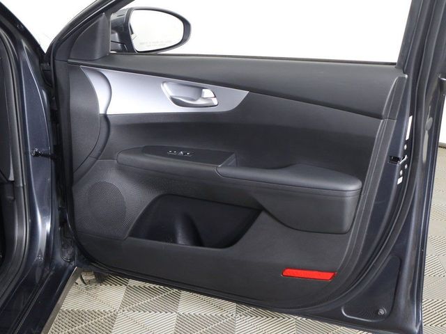 2023 Kia Forte LXS IVT - 23028332 - 21