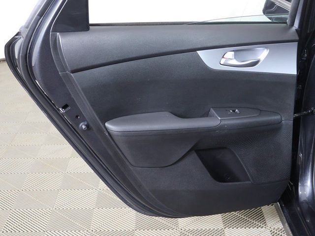 2023 Kia Forte LXS IVT - 23028332 - 22
