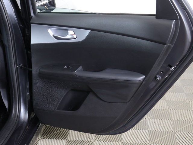 2023 Kia Forte LXS IVT - 23028332 - 23