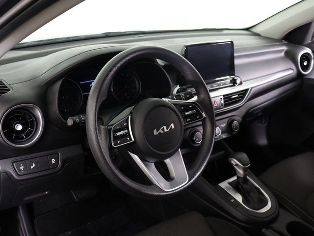 2023 Kia Forte LXS IVT - 23028332 - 24