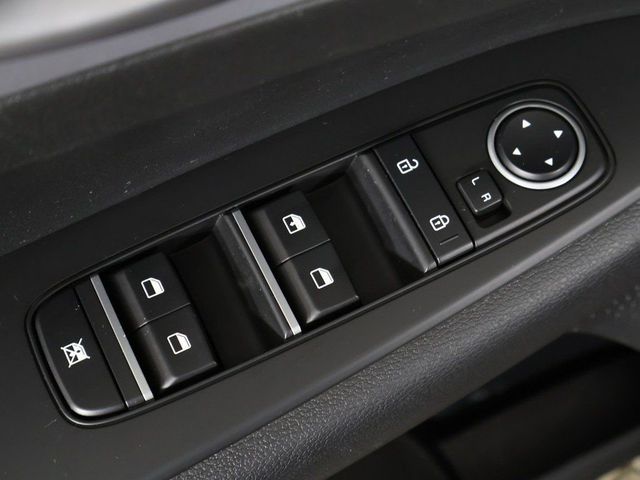 2023 Kia Forte LXS IVT - 23028332 - 33
