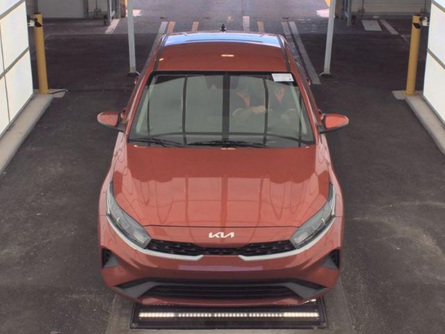 2023 Kia Forte LXS IVT - 23029719 - 2