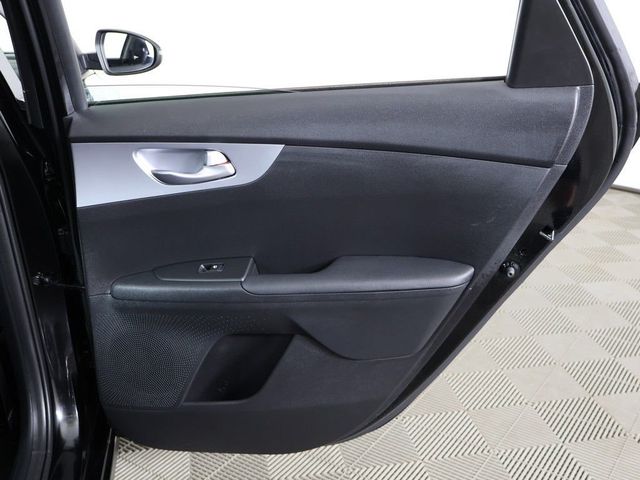 2023 Kia Forte LXS IVT - 23036983 - 23