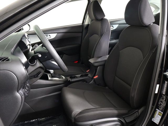 2023 Kia Forte LXS IVT - 23036983 - 28