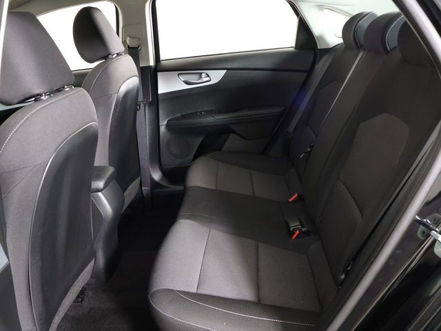 2023 Kia Forte LXS IVT - 23036983 - 30