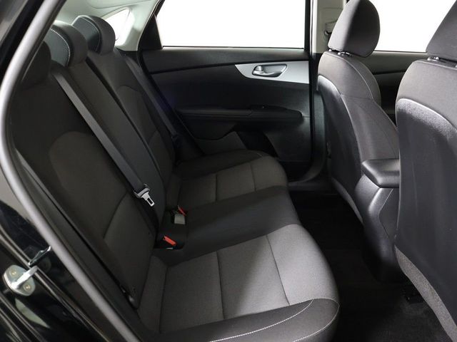 2023 Kia Forte LXS IVT - 23036983 - 31