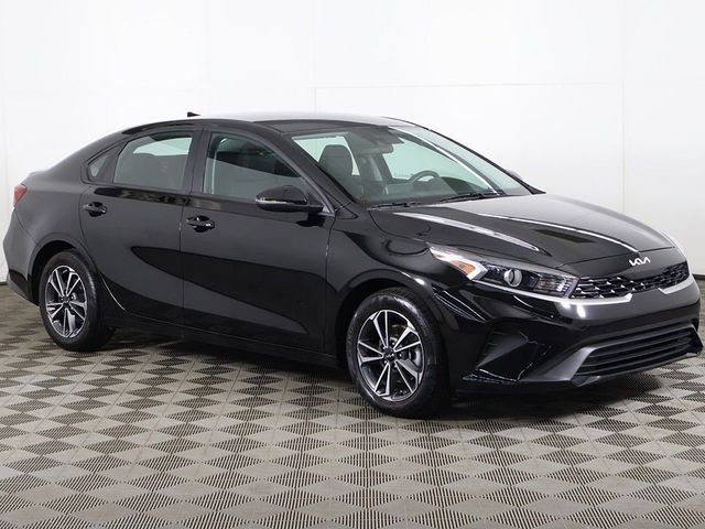 2023 Kia Forte LXS IVT - 23036983 - 46