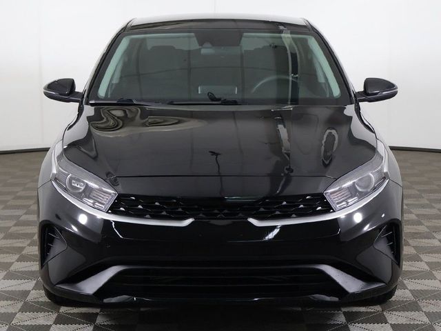 2023 Kia Forte LXS IVT - 23045592 - 9