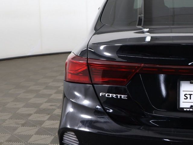 2023 Kia Forte LXS IVT - 23045592 - 13