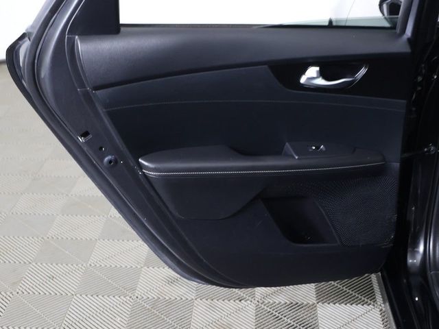 2023 Kia Forte LXS IVT - 23045592 - 22