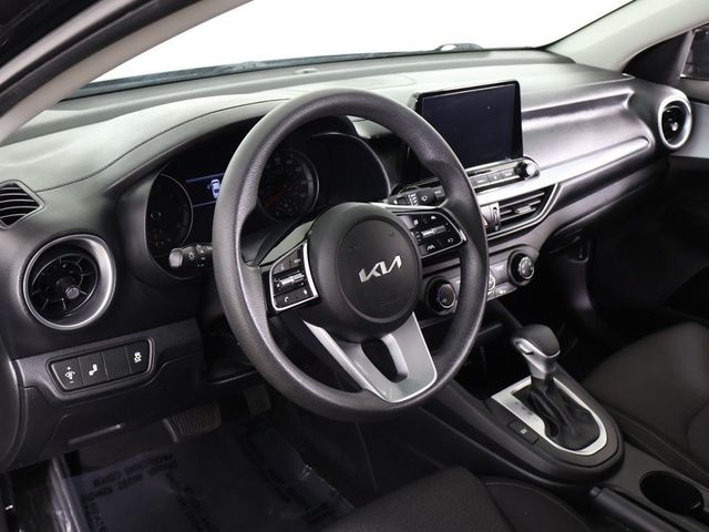2023 Kia Forte LXS IVT - 23045592 - 24