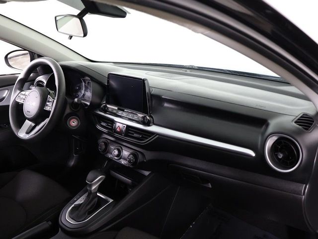 2023 Kia Forte LXS IVT - 23045592 - 25