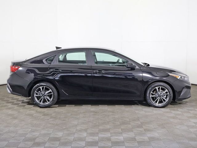 2023 Kia Forte LXS IVT - 23063404 - 15