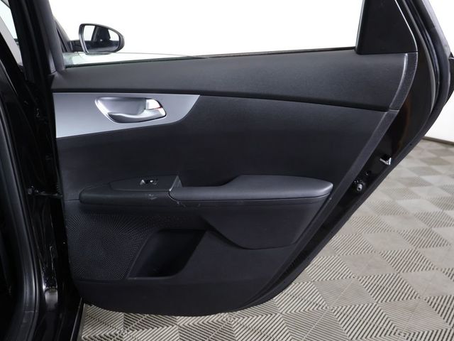 2023 Kia Forte LXS IVT - 23063404 - 22