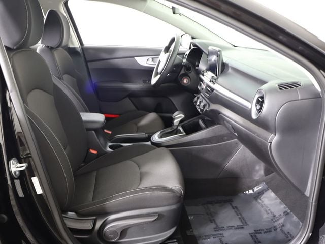 2023 Kia Forte LXS IVT - 23063404 - 26