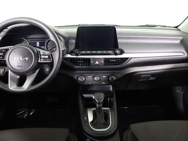 2023 Kia Forte LXS IVT - 23063404 - 31