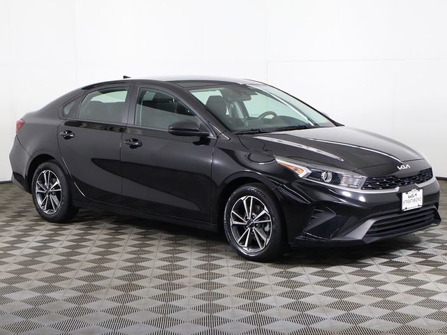 2023 Kia Forte LXS IVT - 23063404 - 44
