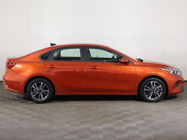 2023 Kia Forte LXS IVT - 23063622 - 15