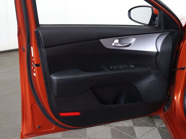 2023 Kia Forte LXS IVT - 23063622 - 19