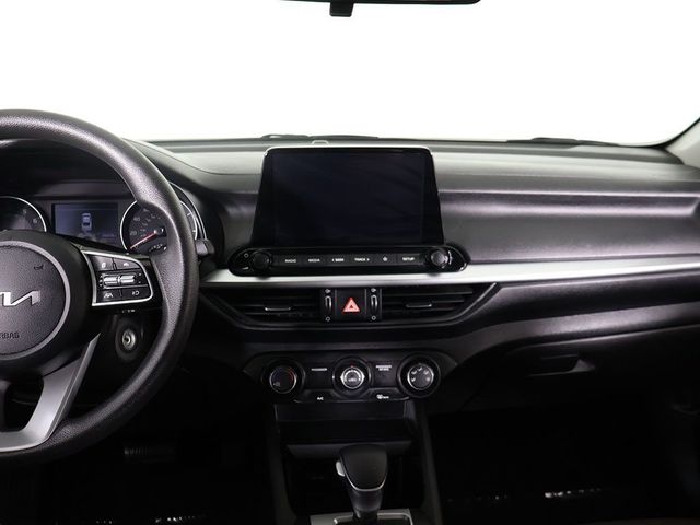 2023 Kia Forte LXS IVT - 23063622 - 31
