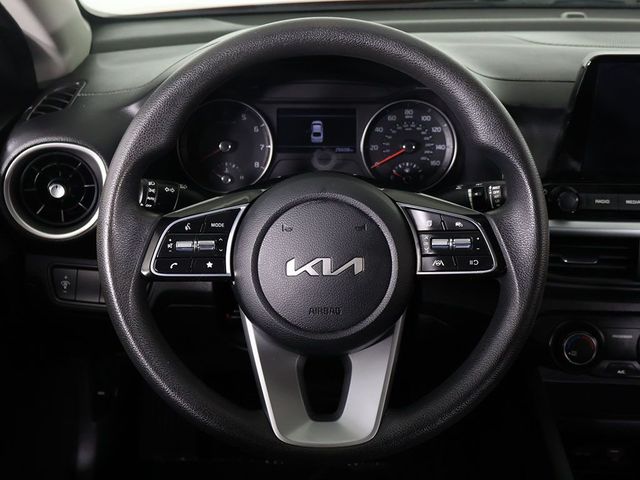 2023 Kia Forte LXS IVT - 23063622 - 33