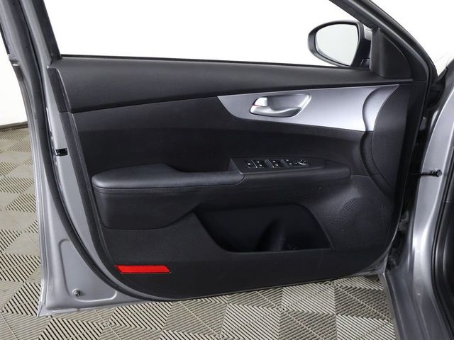2023 Kia Forte LXS IVT - 23065841 - 19