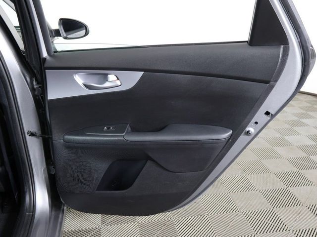 2023 Kia Forte LXS IVT - 23065841 - 22