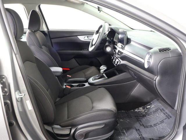 2023 Kia Forte LXS IVT - 23065841 - 26