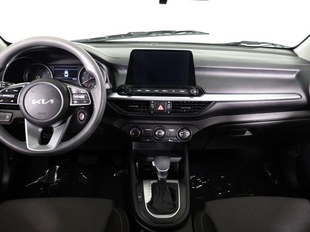 2023 Kia Forte LXS IVT - 23065841 - 31