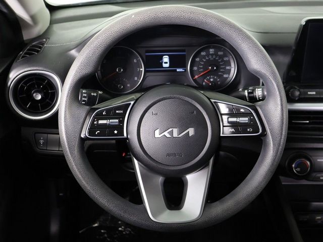 2023 Kia Forte LXS IVT - 23065841 - 33