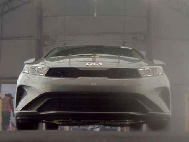 2023 Kia Forte LXS IVT - 23065841 - 3
