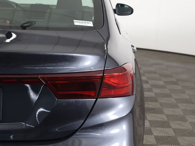 2023 Kia Forte LXS IVT - 23067648 - 13