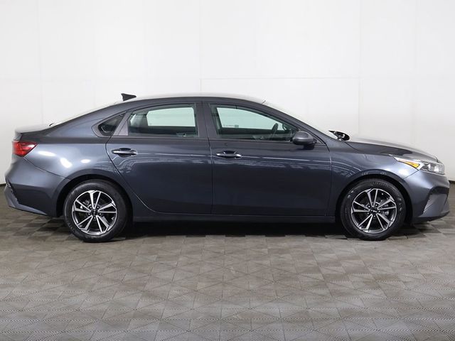 2023 Kia Forte LXS IVT - 23067648 - 15
