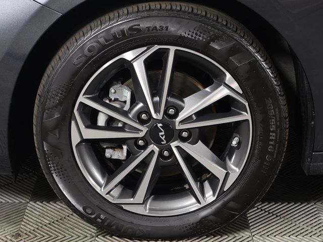 2023 Kia Forte LXS IVT - 23067648 - 18