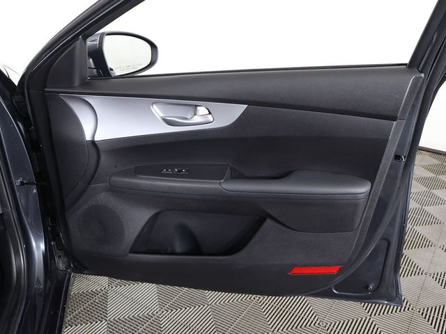 2023 Kia Forte LXS IVT - 23067648 - 20