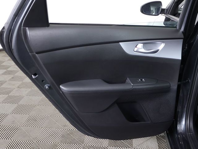 2023 Kia Forte LXS IVT - 23067648 - 21