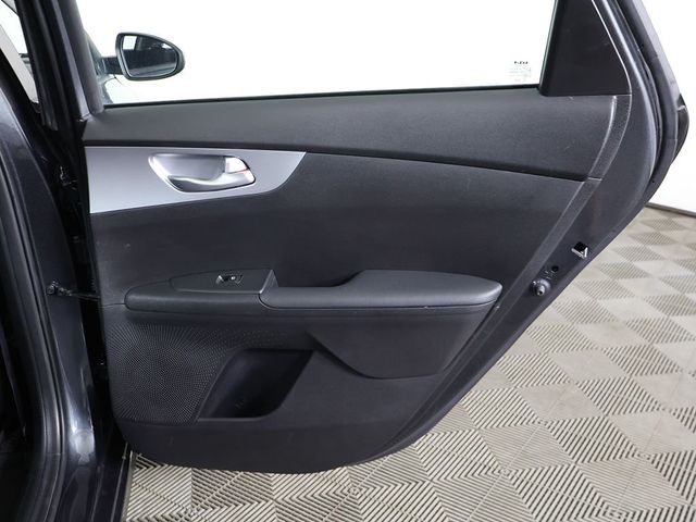 2023 Kia Forte LXS IVT - 23067648 - 22