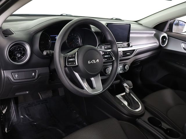 2023 Kia Forte LXS IVT - 23067648 - 23
