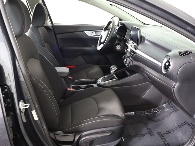 2023 Kia Forte LXS IVT - 23067648 - 26