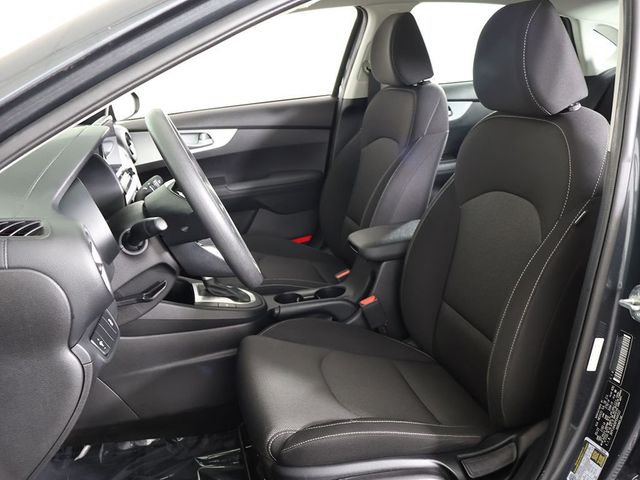 2023 Kia Forte LXS IVT - 23067648 - 27