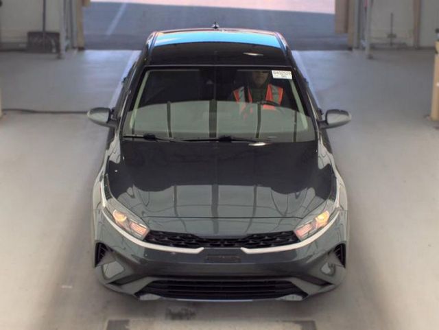 2023 Kia Forte LXS IVT - 23067648 - 2