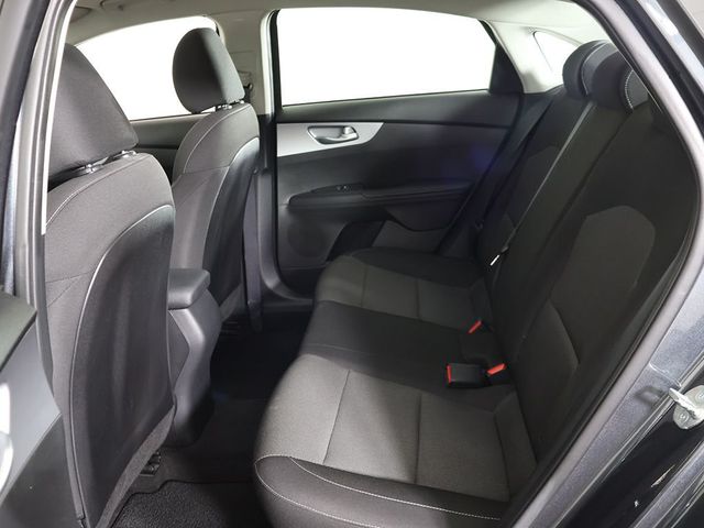 2023 Kia Forte LXS IVT - 23067648 - 29