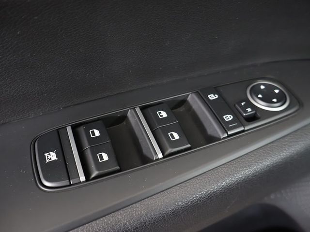 2023 Kia Forte LXS IVT - 23067648 - 32