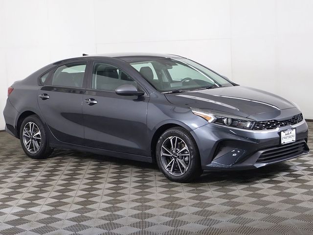 2023 Kia Forte LXS IVT - 23067648 - 44