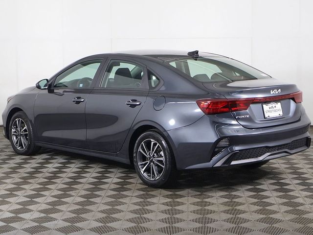 2023 Kia Forte LXS IVT - 23067648 - 6