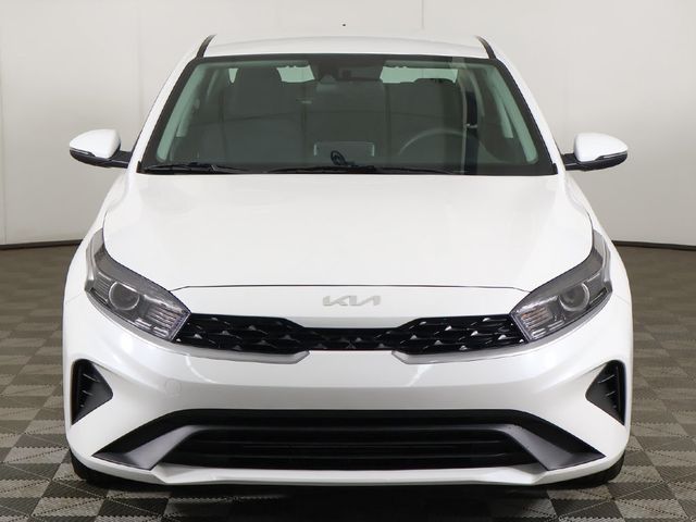 2023 Kia Forte LXS IVT - 23085774 - 9
