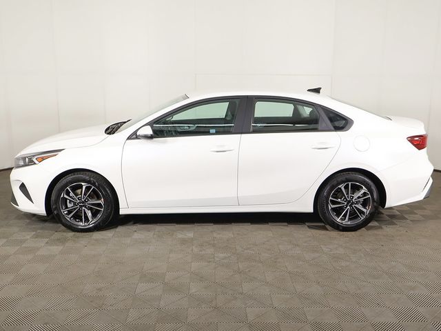 2023 Kia Forte LXS IVT - 23085774 - 15
