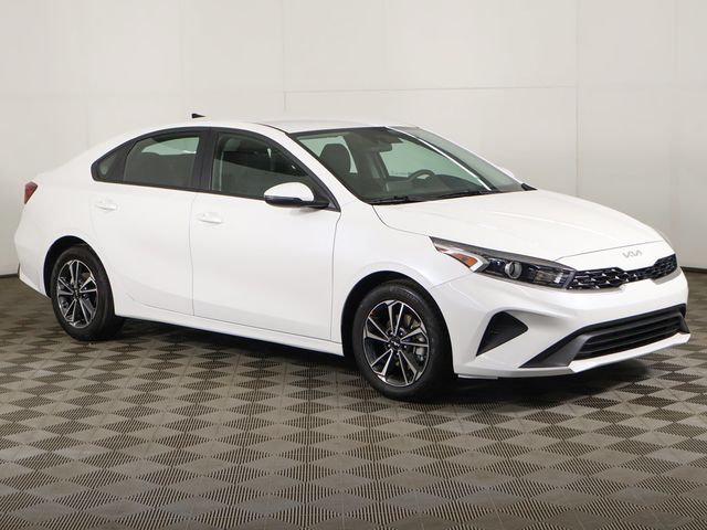 2023 Kia Forte LXS IVT - 23085774 - 1