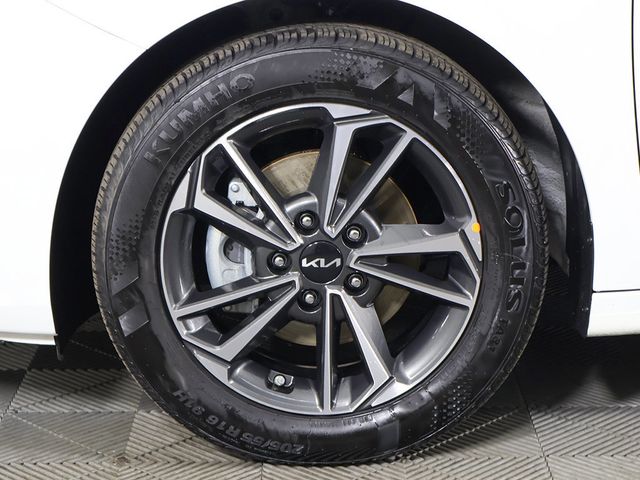 2023 Kia Forte LXS IVT - 23085774 - 19