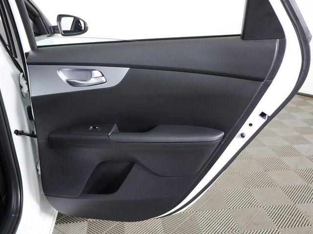2023 Kia Forte LXS IVT - 23085774 - 23